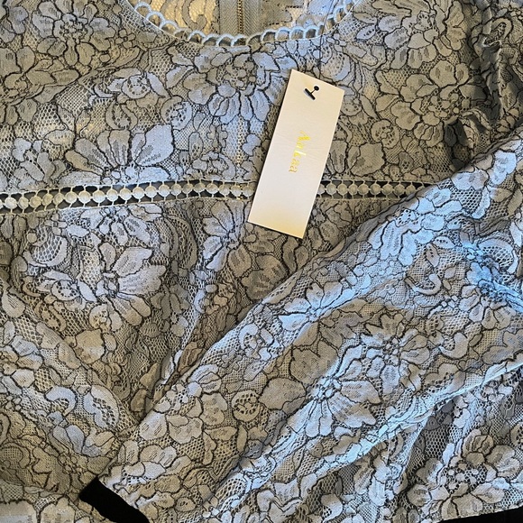 Aakaa Lace Peplum Blouse NWT - Picture 4 of 4